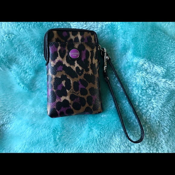 Coach wristlet - Picture 1 of 2